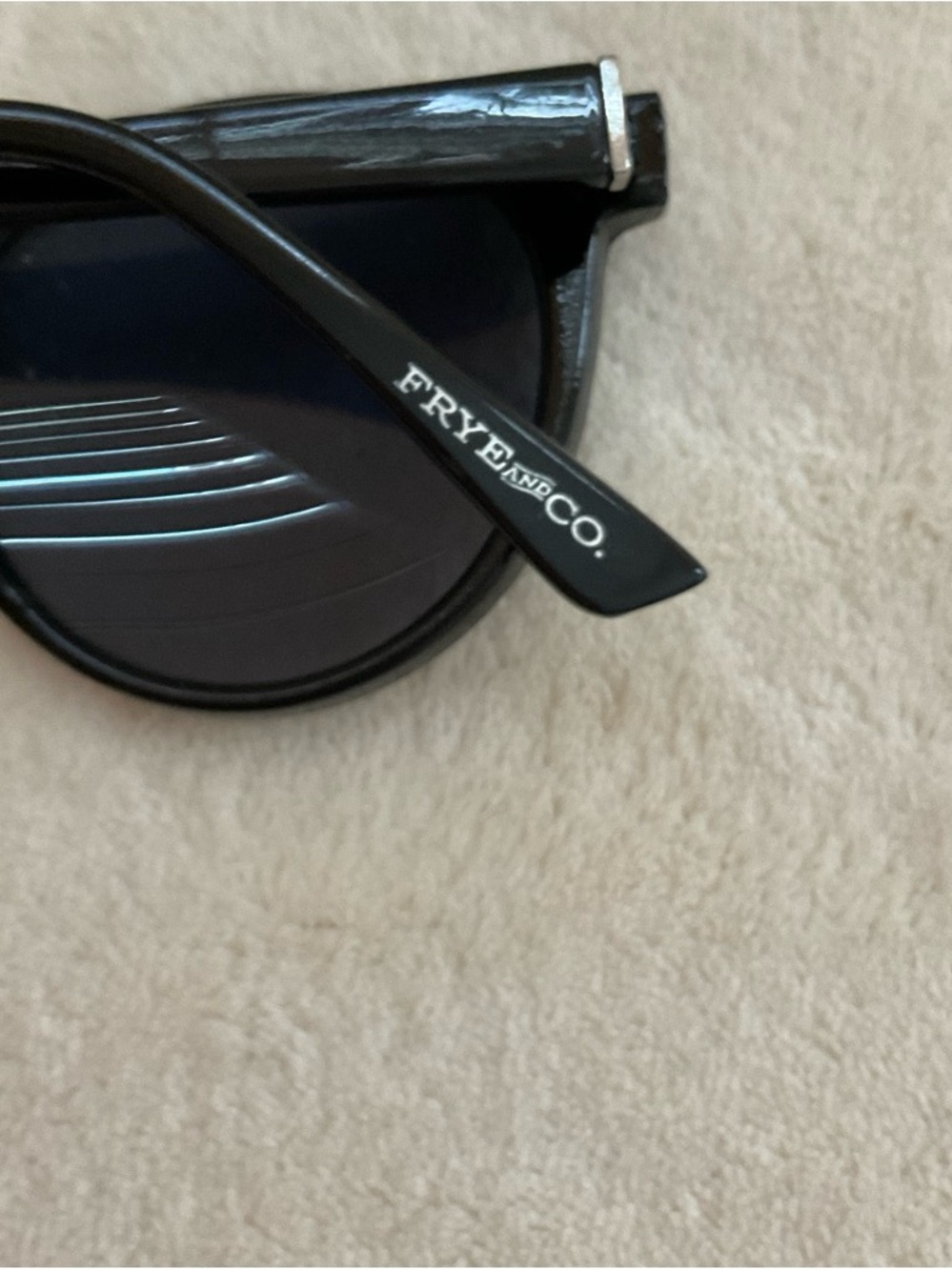 FRYE AND CO. Black Round Women’s Sunglasses - Picture 2 of 4